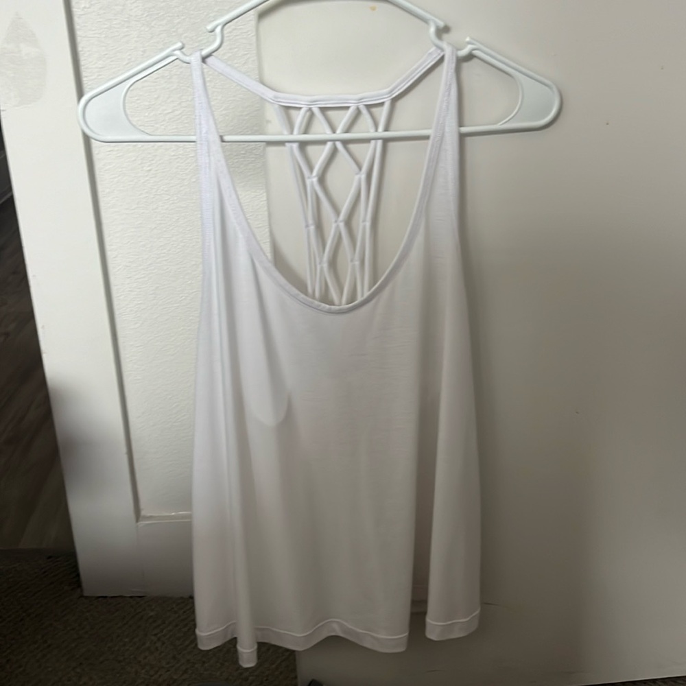 White lululemon tank top